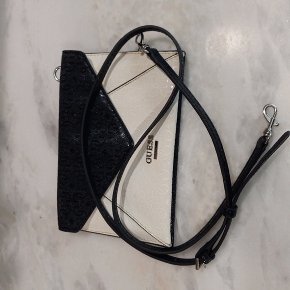 Shoulder Bag - Picture 12 of 16